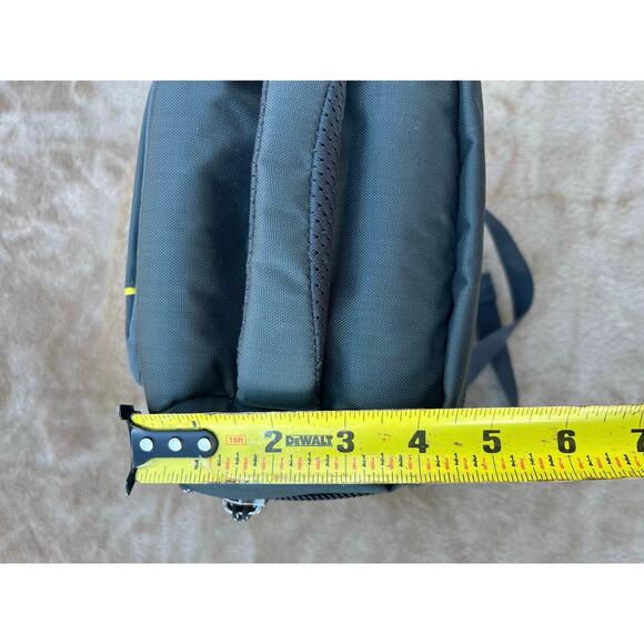 Mountainsmith Zoom Camera Bag w/Rain Cover Size Medium - Picture 8 of 8